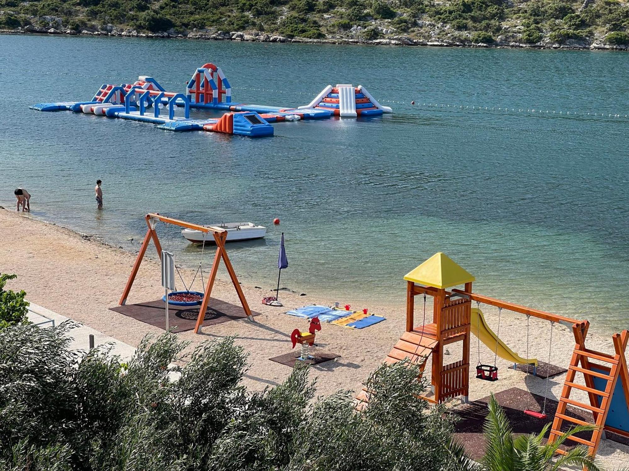 Apartments Kovacevic Rogoznica  Bagian luar foto